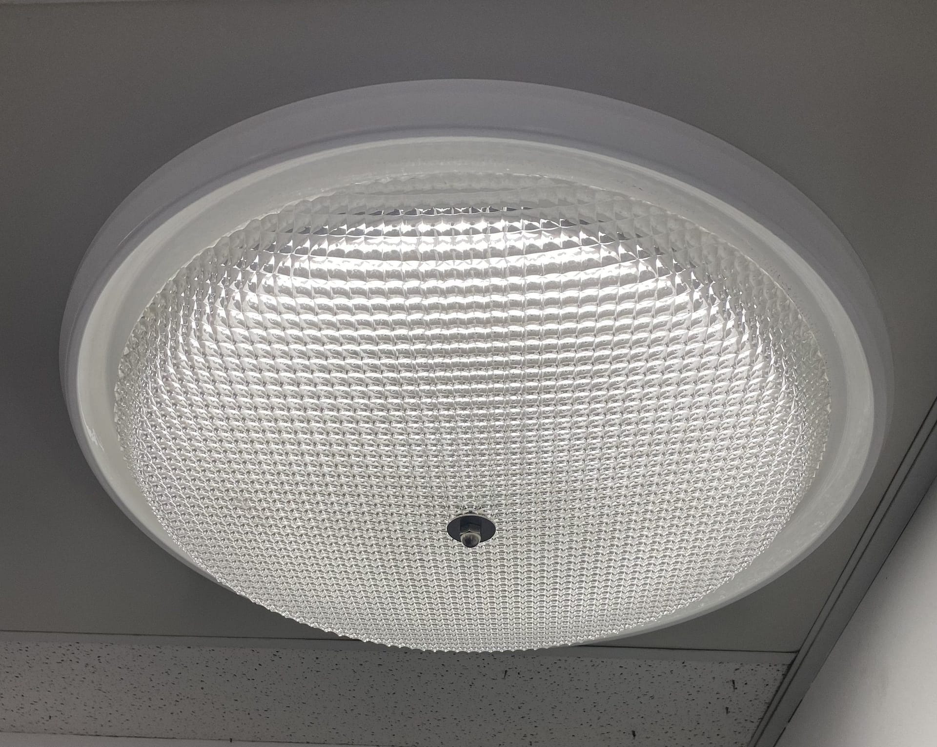 round skylight diffuser vented